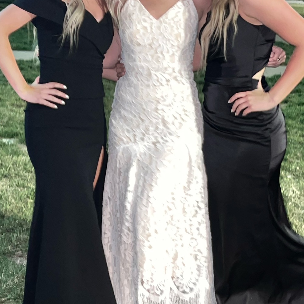 White Lace lulus maxi dress